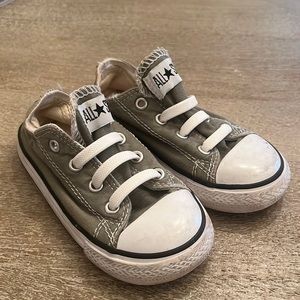 Converse toddler size 8
